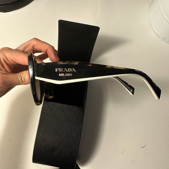 PRADA SUNGLASSES *NEW - Picture 4 of 6
